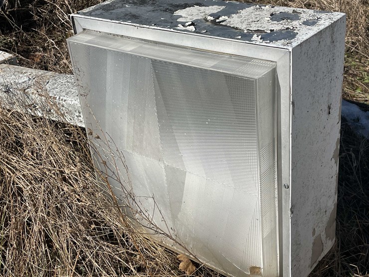 #13099-•-stadium-light-image-3