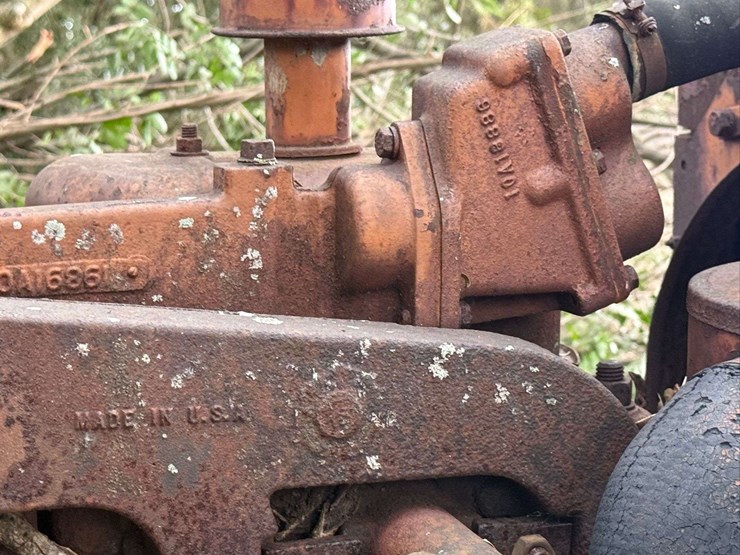 minneapolis-moline-g706-image-23