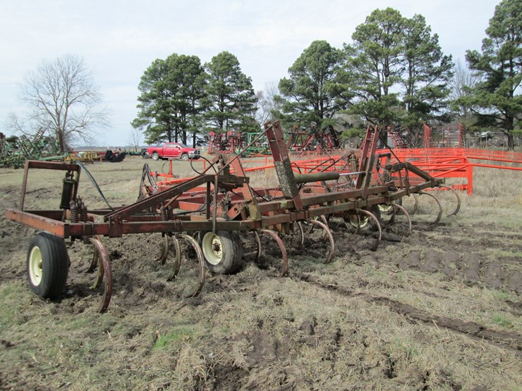 #27335-•-26'-chisel-plow-image-4