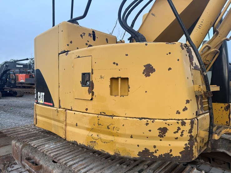 2004-caterpillar-321c-image-39