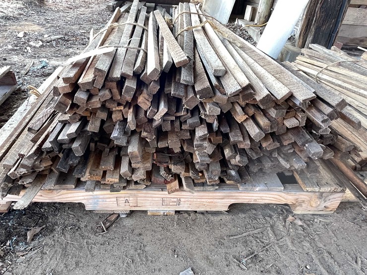 #13062-•-(2)-pallets-of-wooden-snow-fence-stakes-image-2