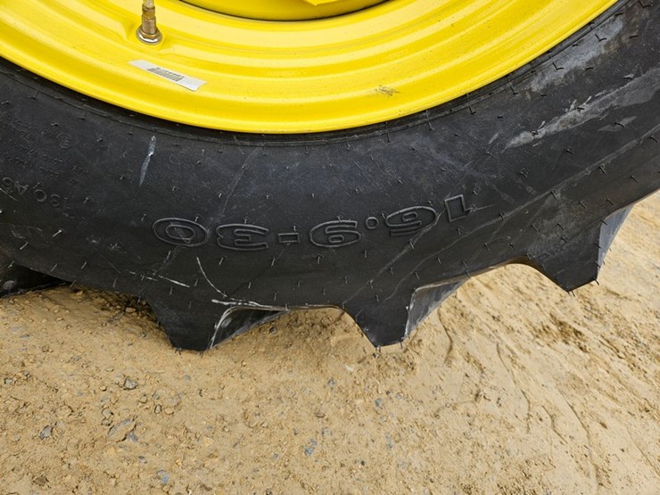 2025-john-deere-5067e-image-51