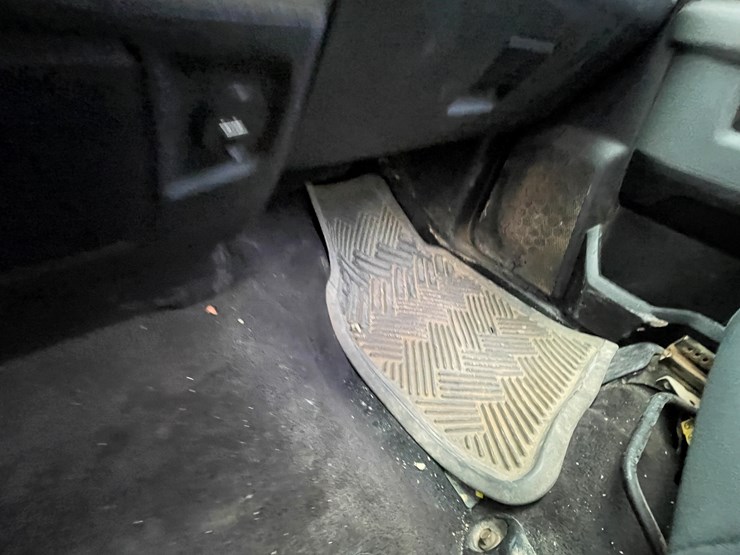 2014-dodge-2500-image-100