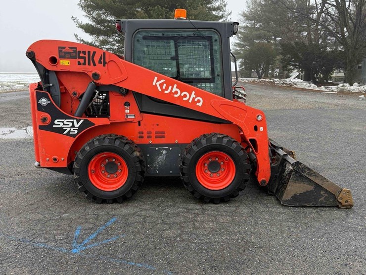 2022-kubota-ssv75-image-4