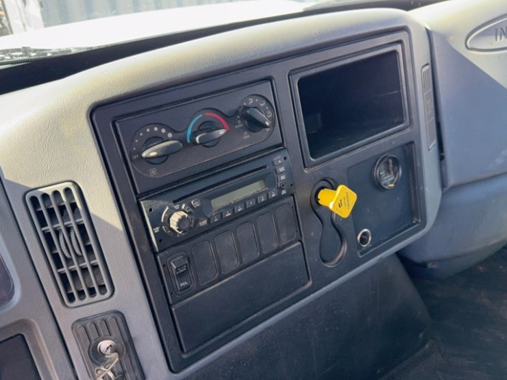 2007-international-7400-image-10