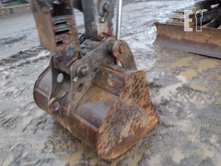 2019-deere-75g-image-16