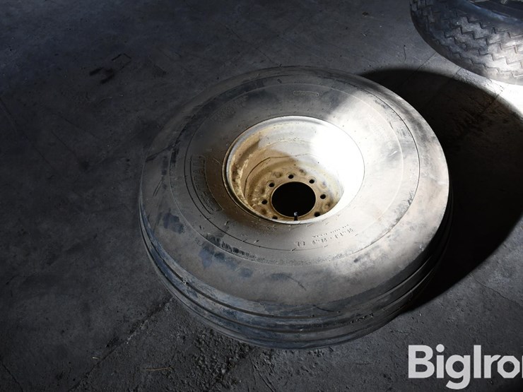 armstrong-titan-16.5l-16.1-tire-on-8-bolt-rim-image-1