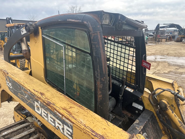 deere-325-image-10