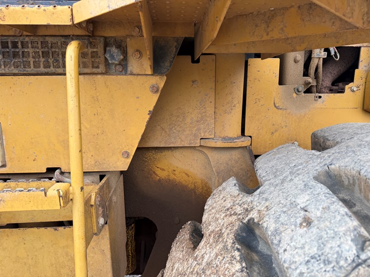 caterpillar-930g-image-38