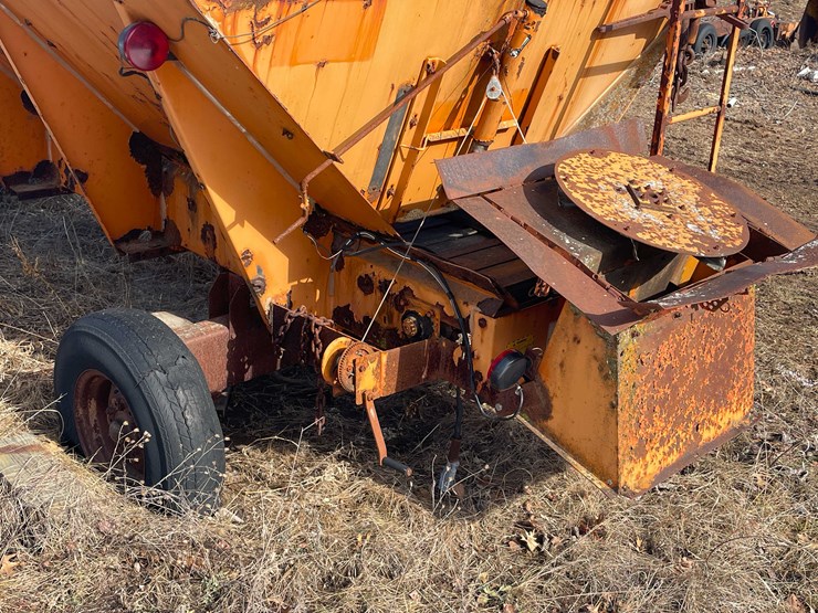 #13023-•-henderson-chief-spreader-image-26