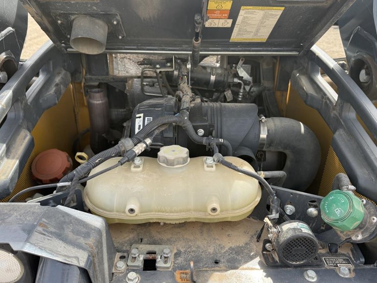 2018-deere-325g-image-10