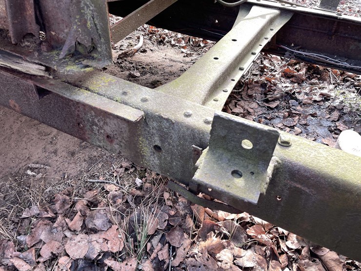 #13026-•-(1)-vintage-truck-and-(2)-vintage-cars-(no-title)-image-29