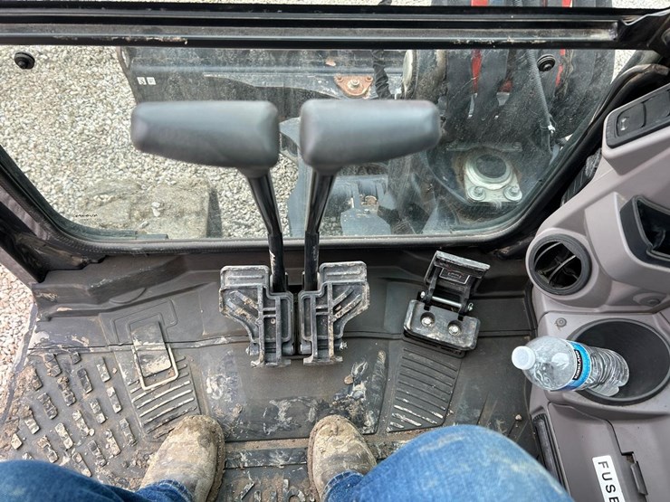 2022-kubota-kx057-image-26