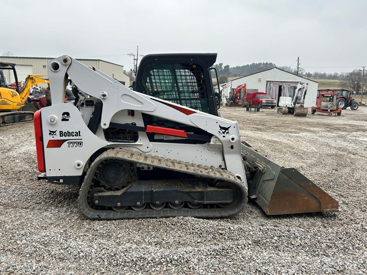 2022-bobcat-t770-image-5