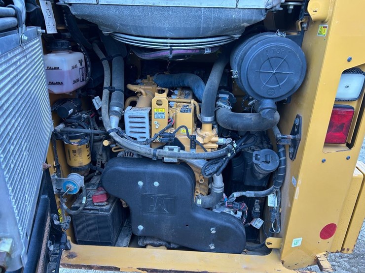 2022-caterpillar-262d3-image-14