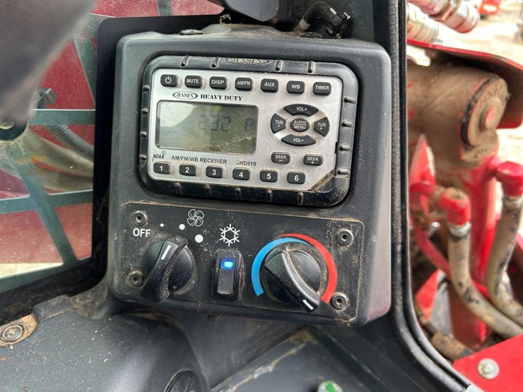 2022-takeuchi-tl12v2-image-26