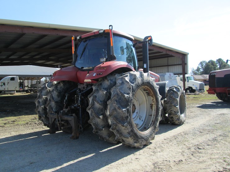 case-ih-magnum-305-image-3
