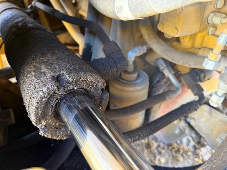 2012-caterpillar-950k-image-52