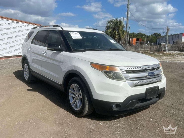 2012-ford-explorer-image-2