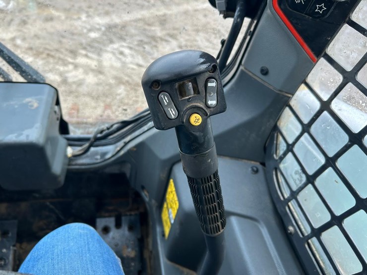 2022-bobcat-t66-image-24