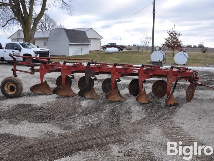 international-720-image-3