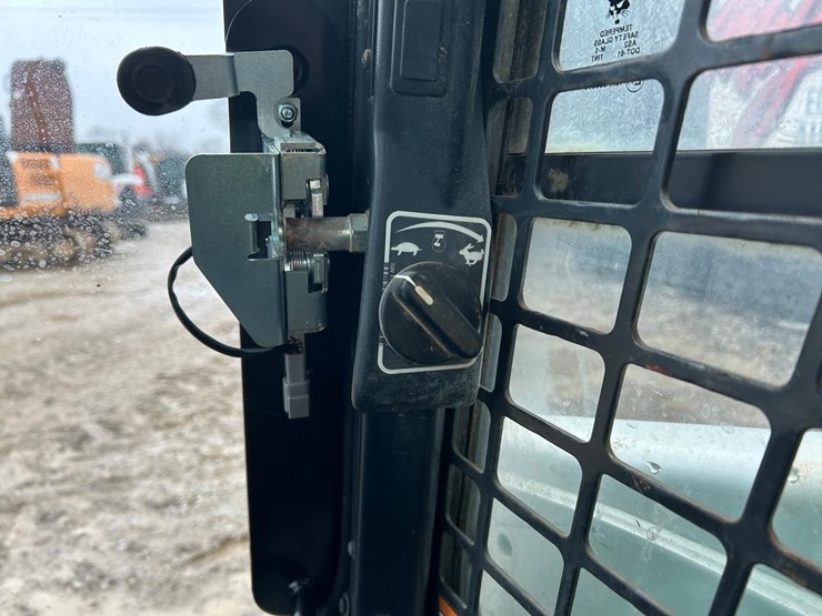 2018-bobcat-t595-image-23