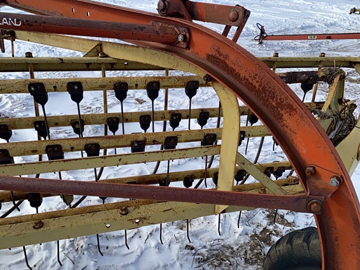 new-holland-260-image-15