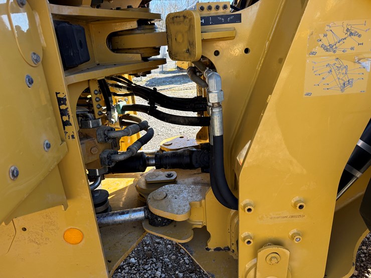 2016-caterpillar-938m-image-50