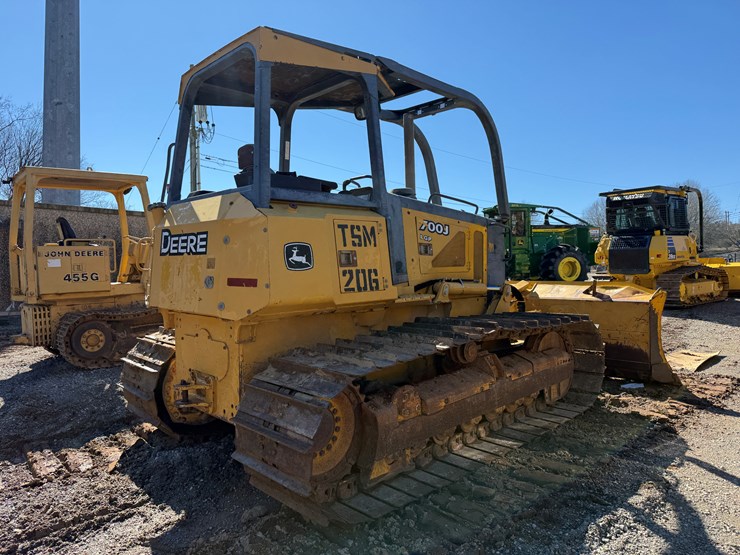 2006-deere-700j-image-5