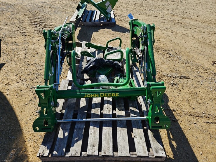 john-deere-120r-image-8