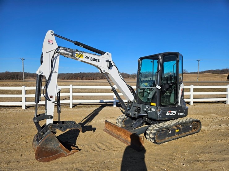bobcat-e35i-image-1