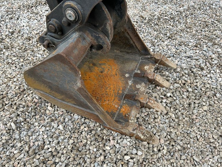 2021-bobcat-e26-image-8