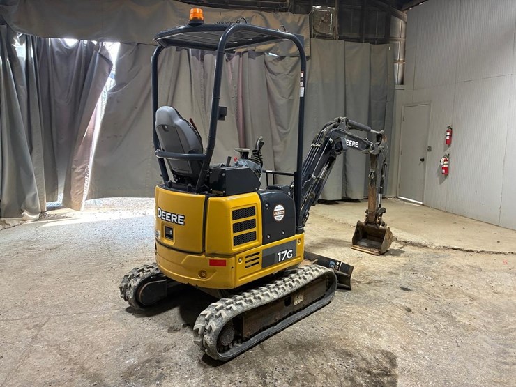 2019-deere-17g-image-5