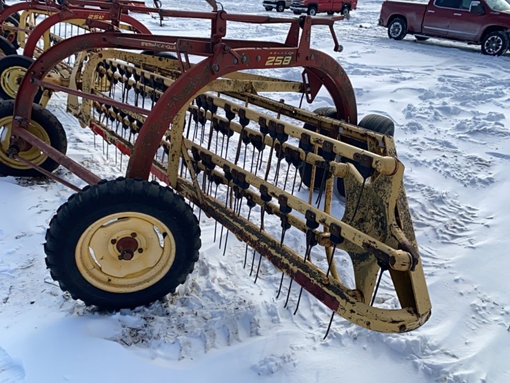 new-holland-258-image-18