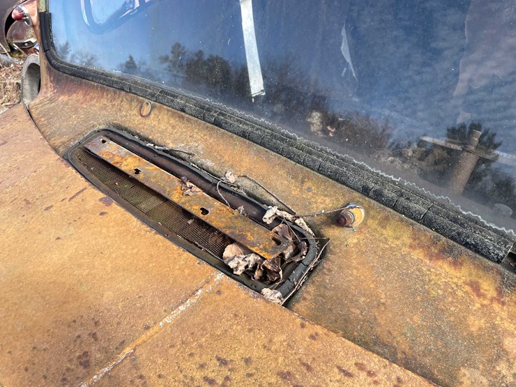 #13026-•-(1)-vintage-truck-and-(2)-vintage-cars-(no-title)-image-46