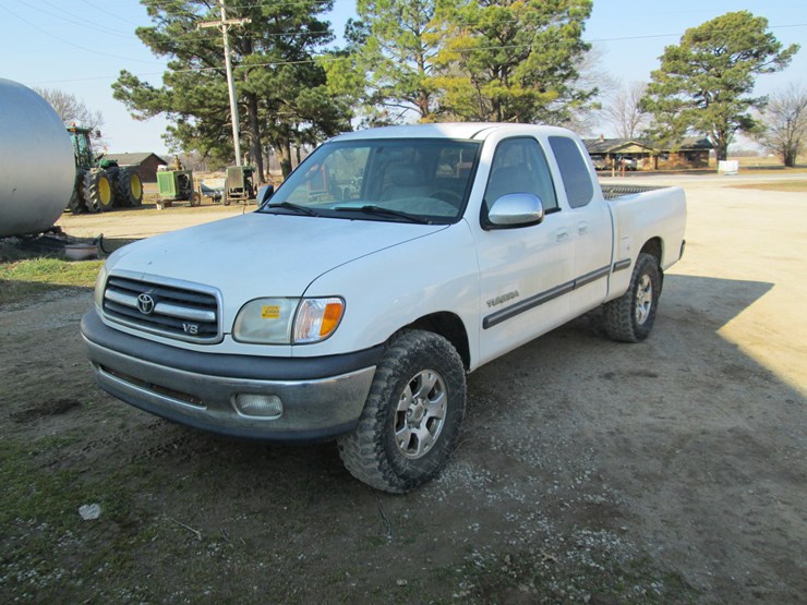 2000-toyota-tundra-image-1