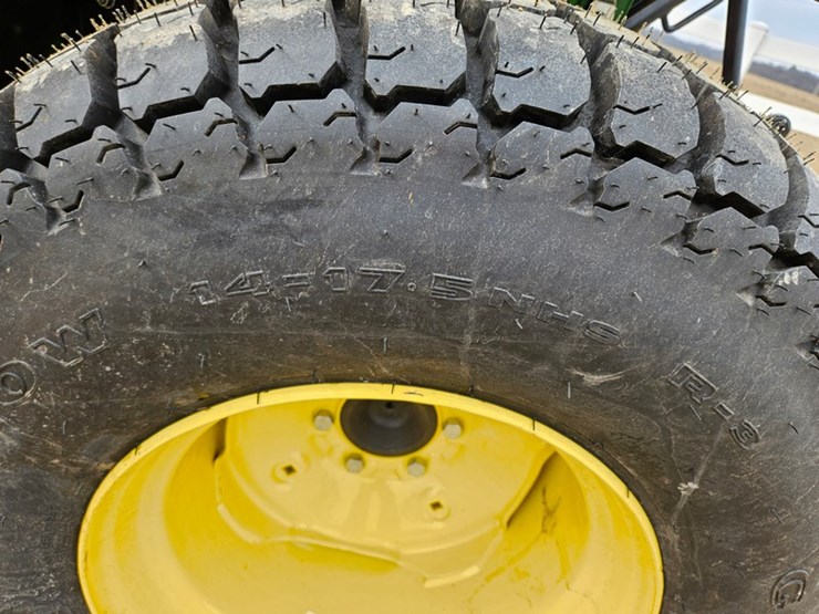 2025-john-deere-2038r-image-39