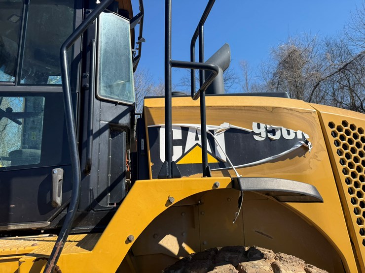 2012-caterpillar-950k-image-44