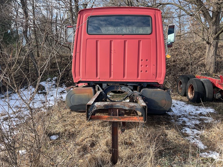 1986-ford-8000-image-6