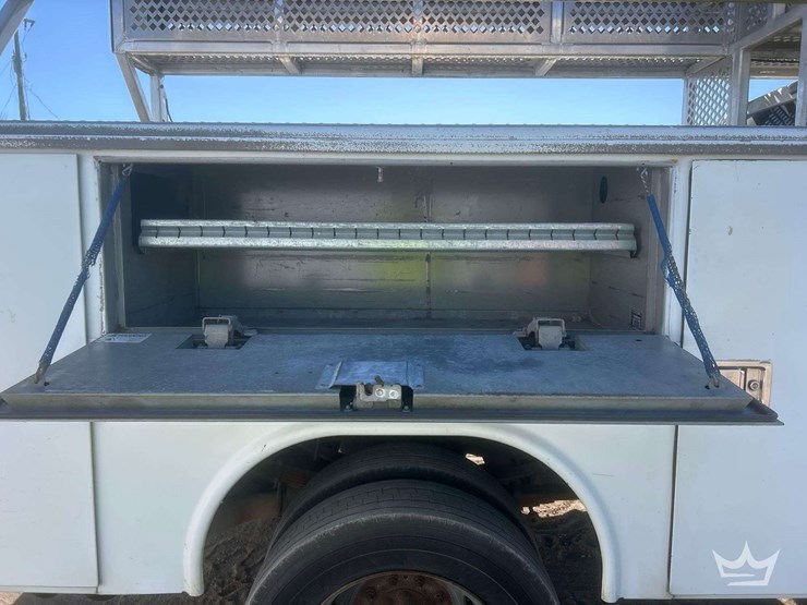 2013-ford-f450-image-23