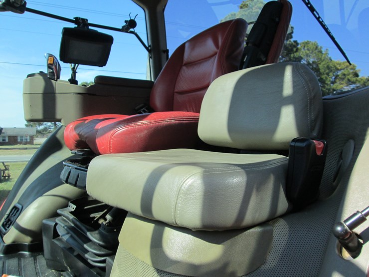 case-ih-magnum-305-image-33