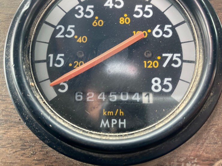 1994-freightliner-day-cab-semi-image-52