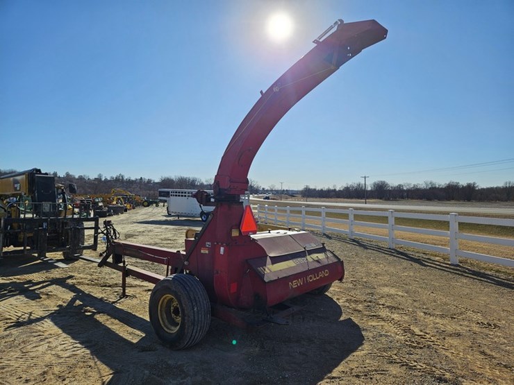 new-holland-892-image-3