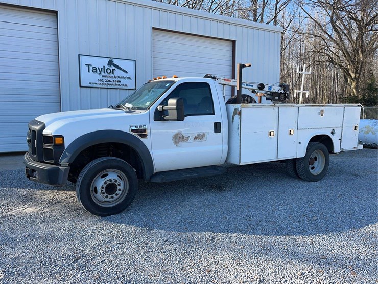 2009-ford-f550-image-1