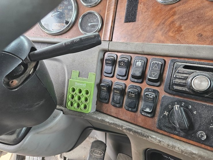 2006-peterbilt-379-image-55