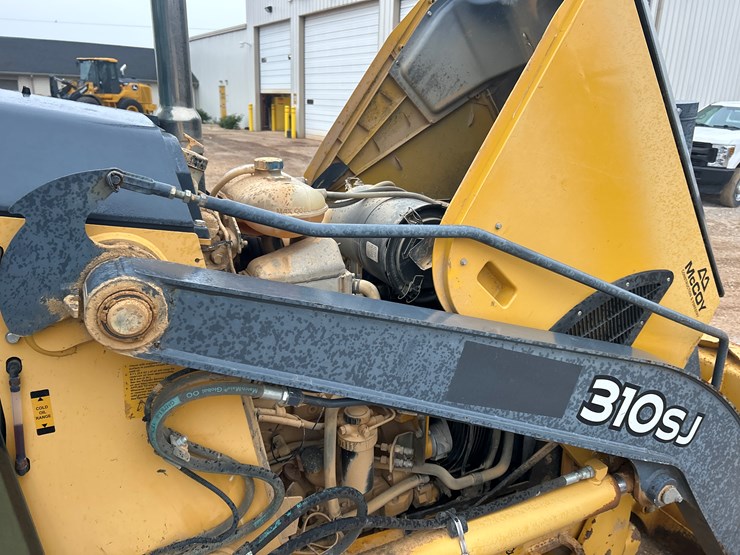 2011-deere-310sj-image-23