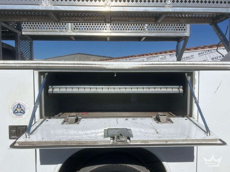 2013-ford-f450-image-15