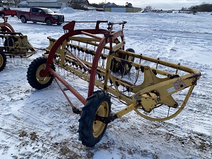 new-holland-260-image-4