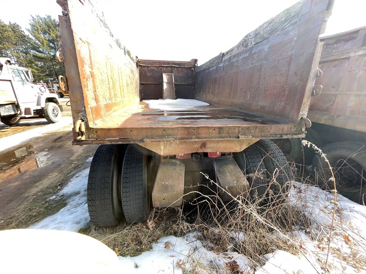 #13013-•-1977-ford-dump-truck-(has-wi-title)-image-6
