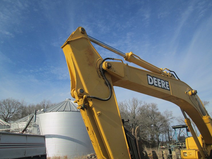 deere-200-lc-image-27